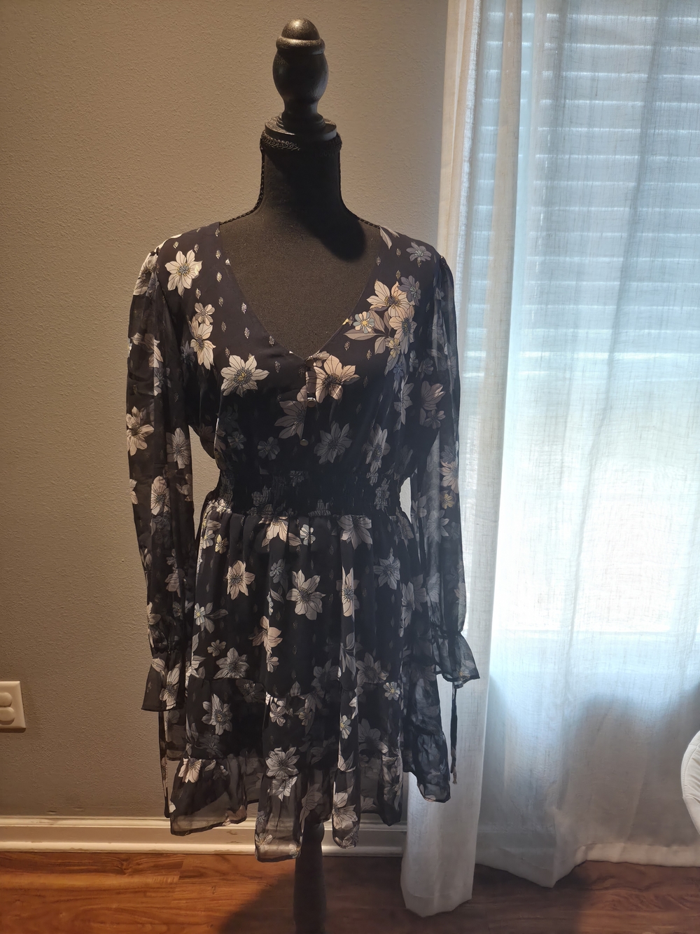 Black Floral V-Neck Long Sleeve Chiffon Dress